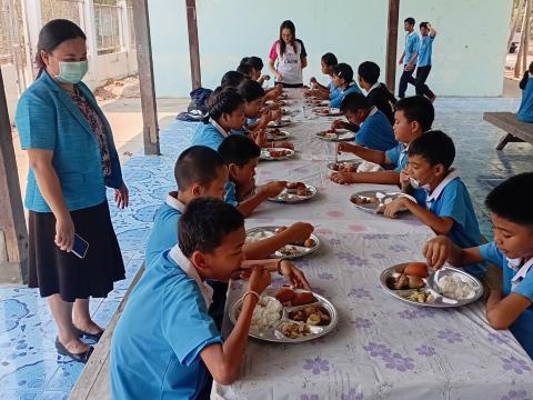 คณะกรรมการติดตามตรวจสอบและประเมินผลการดำเนินโครงการอาหารกลางวันของ โรงเรียน ในสังกัด.ลุมปุ๊ก ประจำปีงบประมาณ 2568