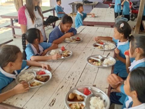 คณะกรรมการติดตามตรวจสอบและประเมินผลการดำเนินโครงการอาหารกลางวันของ โรงเรียน ในสังกัด.ลุมปุ๊ก ประจำปีงบประมาณ 2568