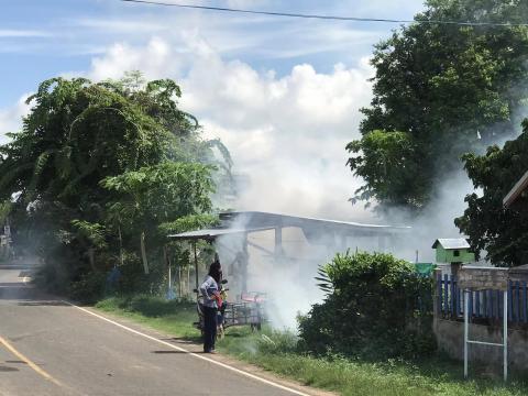 องค์การบริหารส่วนตำบลลุมปุ๊ก เร่งฉีดพ่นหมอกควันกำจัดลูกน้ำยุงลาย เพื่อป้องกันการแพร่ระบาดโรคไข้เลือดออก 2567