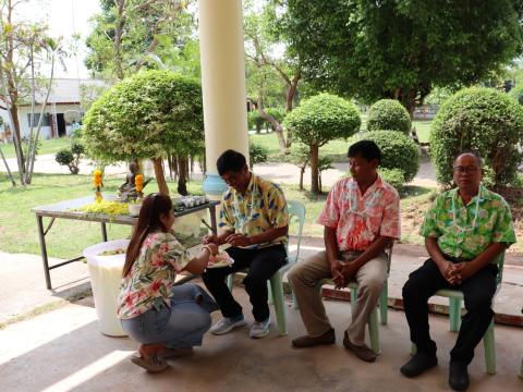 กิจกรรมรดน้ำดำหัวในวันสงกรานต์