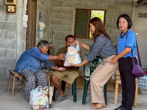 องค์การบริหารส่วนตำบลลุมปุ๊ก ได้มอบบ้านและห้องน้ำแก่ผู้ยากไร้ในชุมชนตำบลลุมปุ๊ก จำนวน 3 ราย