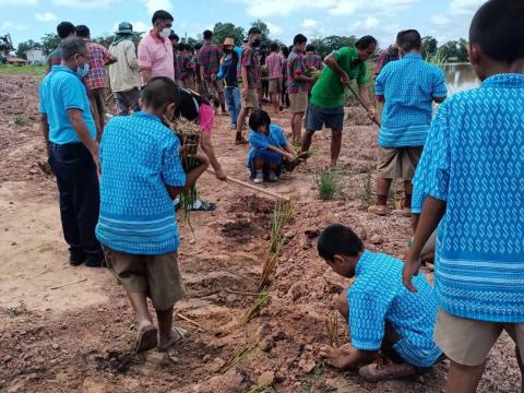 “โครงการปลูกต้นไม้เฉลิมพระเกียรติ ประจำปีงบประมาณ 2565”